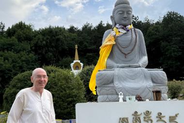 Az Álomvölgyi Megvilágosodás Sztúpa Buddhája